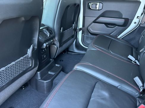 New 2026 Jeep Wrangler Unlimited Rubicon AWD/4WD image 11