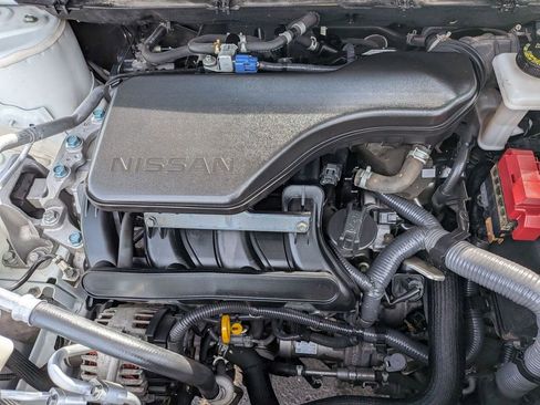 Used 2018 Nissan Rogue Sport S AWD/4WD image 38