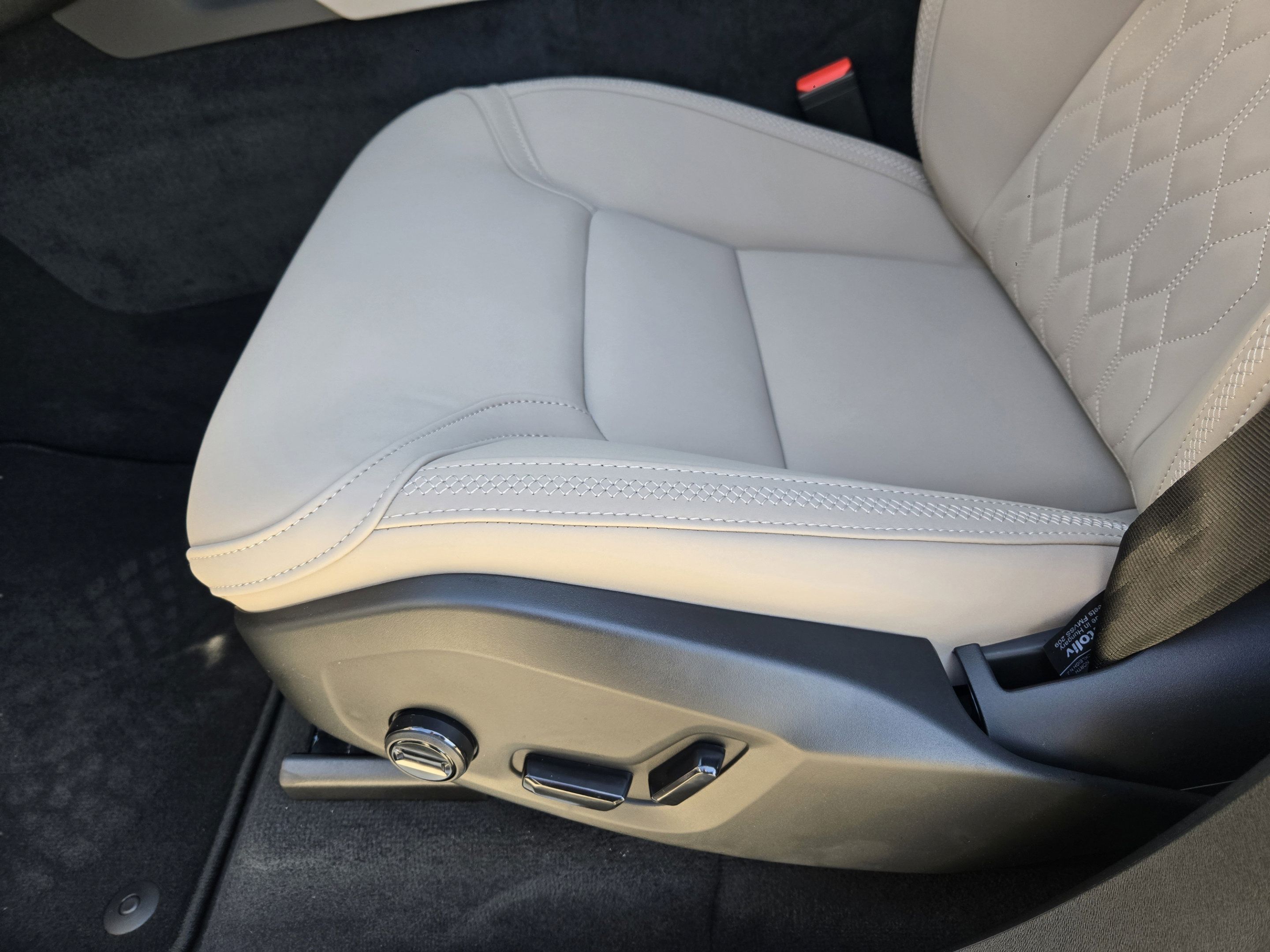 Used 2026 Volvo XC90 B6 Plus w/ Protection Package Premier AWD/4WD image 25