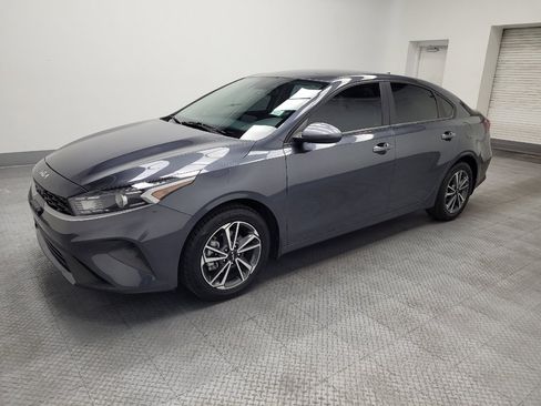 Used 2023 Kia Forte LXS FWD image 2