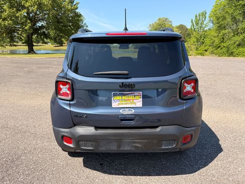 Used 2023 Jeep Renegade Altitude AWD/4WD image 4