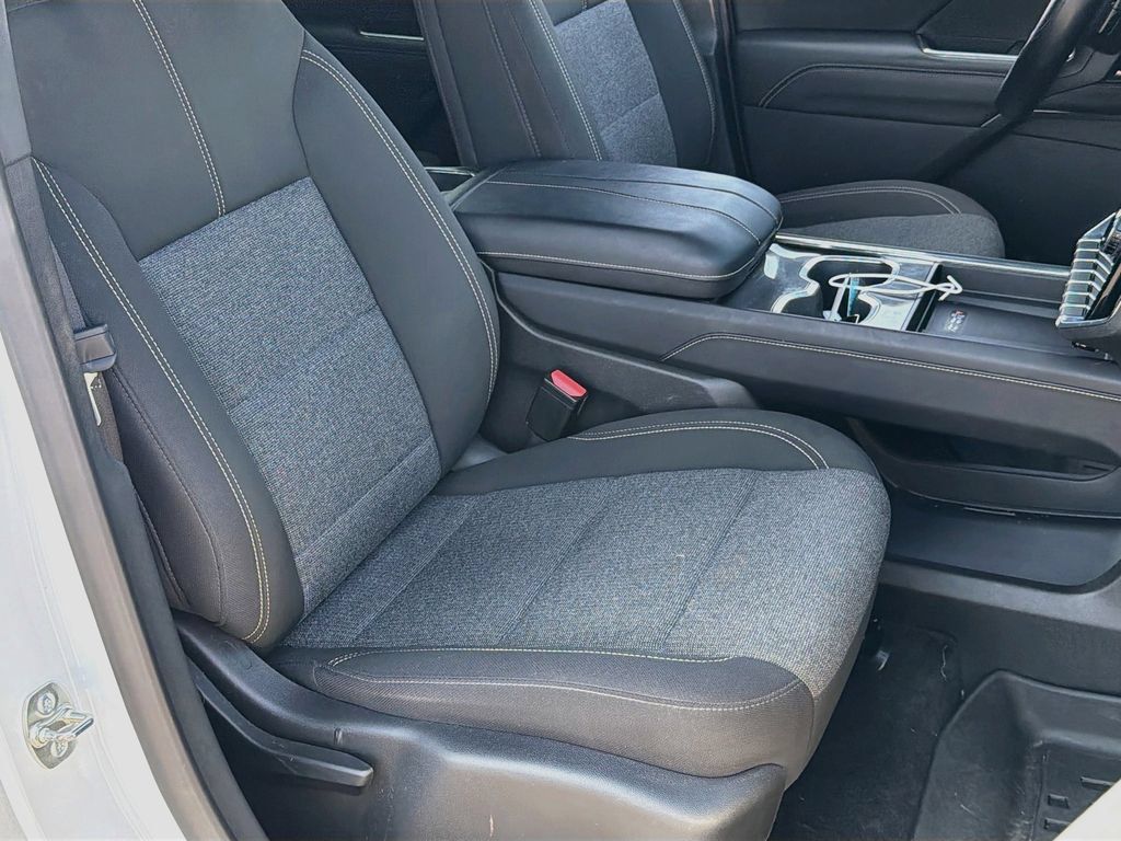 Used 2025 GMC Acadia Elevation FWD image 29