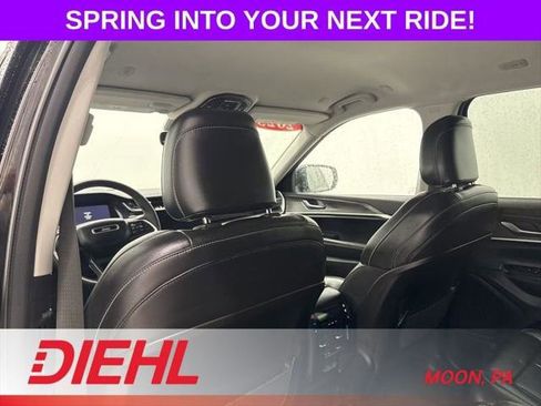 Certified 2023 Jeep Grand Cherokee L Limited w/ Black Appearance Package AWD/4WD image 22