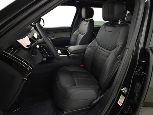 Used 2026 Land Rover Range Rover Sport SE AWD/4WD image 14