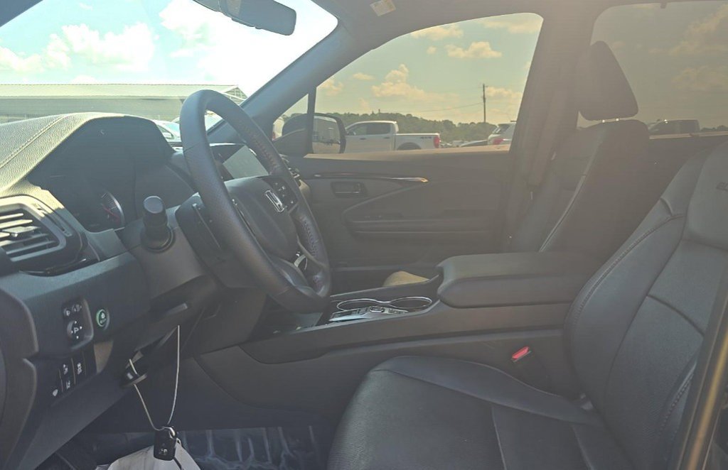 Used 2025 Honda Civic LX image 6