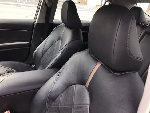 Used 2018 Toyota Camry XLE w/ Audio Package image 11