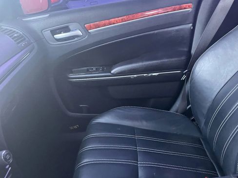 Used 2013 Chrysler 300 S image 37