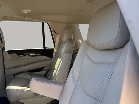 Used 2019 Cadillac Escalade Premium Luxury image 19