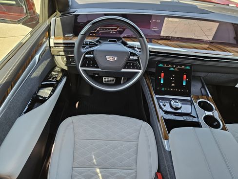 New 2026 Cadillac Vistiq Platinum w/ LPO, Floor Liner Package image 17