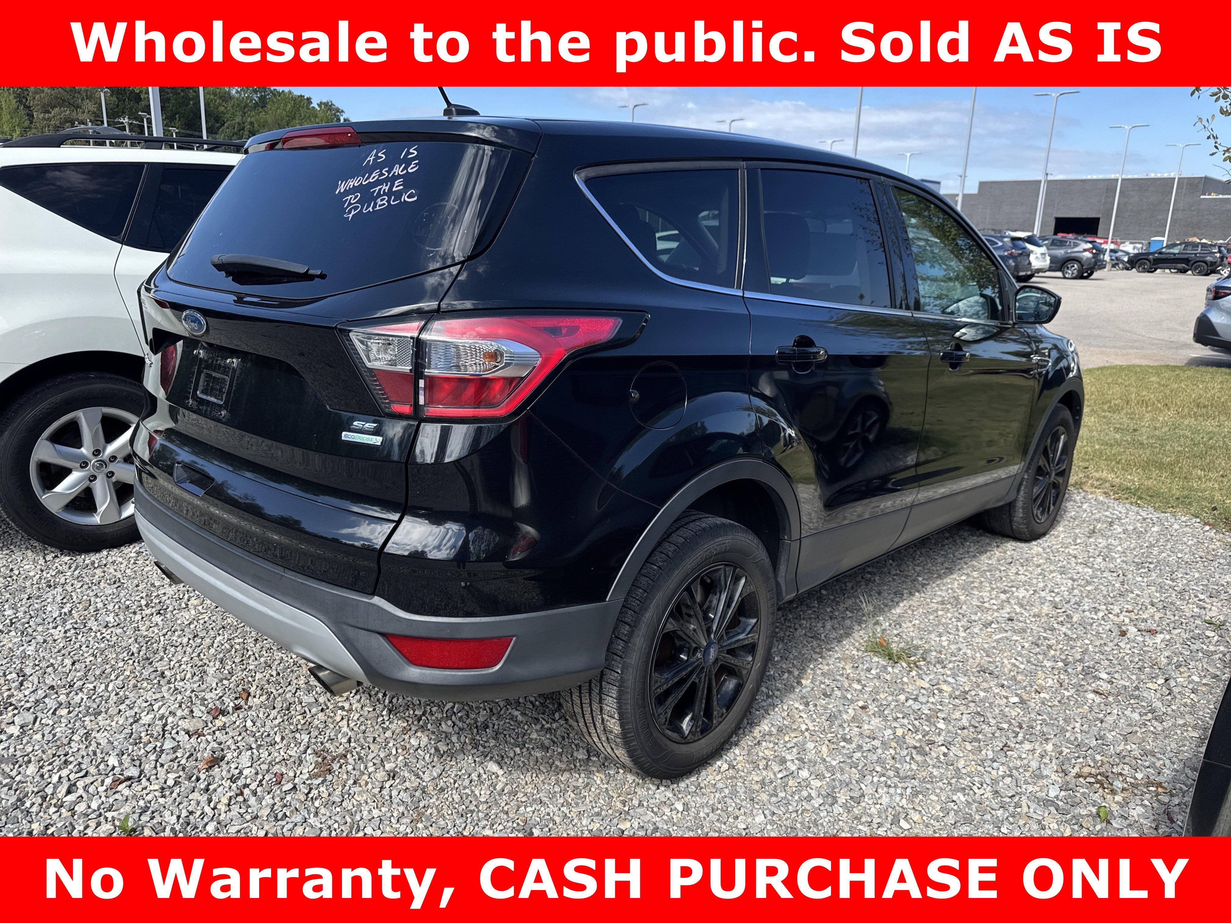 Used 2017 Ford Escape SE w/ SE Cold Weather Package FWD image 2