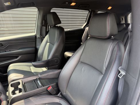 Used 2023 Honda Odyssey Sport image 5