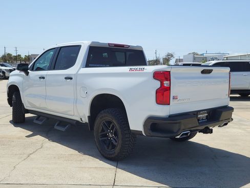 Used 2024 Chevrolet Silverado 1500 LT Trail Boss w/ Convenience Package II image 7