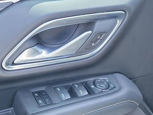 Used 2024 GMC Yukon SLT image 18