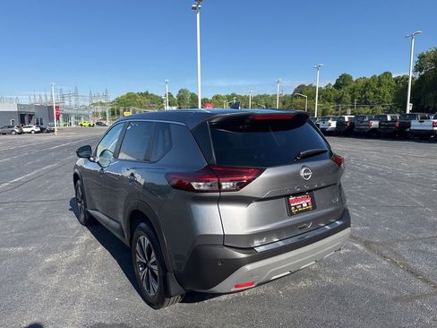 Used 2023 Nissan Rogue SV image 5