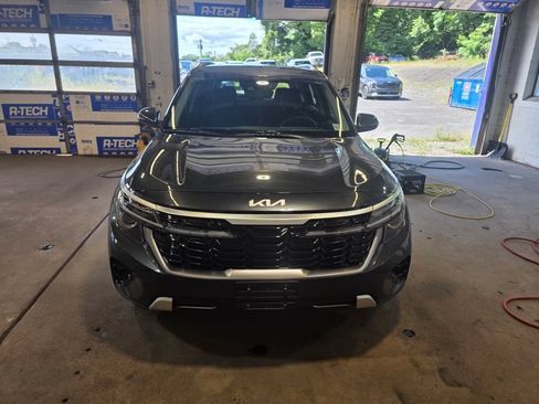 Used 2024 Kia Seltos S AWD/4WD image 2