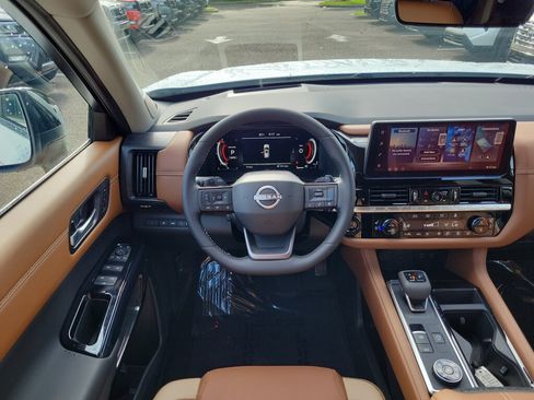 New 2026 Nissan Pathfinder Platinum AWD/4WD image 12