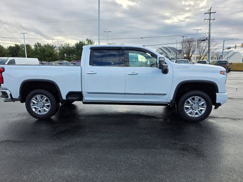 Used 2025 Chevrolet Silverado 2500 High Country w/ High Country Premium Package image 6