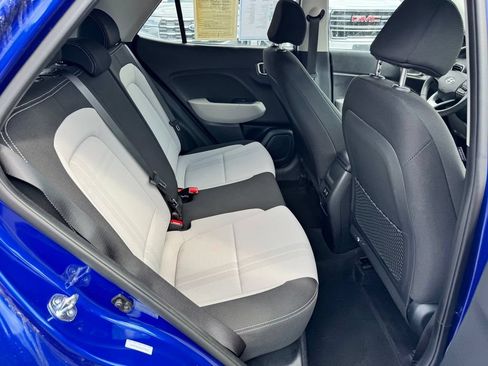 Used 2025 Hyundai Venue SEL FWD image 21