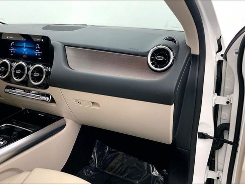 Certified 2022 Mercedes-Benz GLA 250 image 27