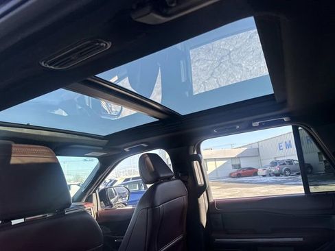 Used 2024 Ford Expedition Limited image 17