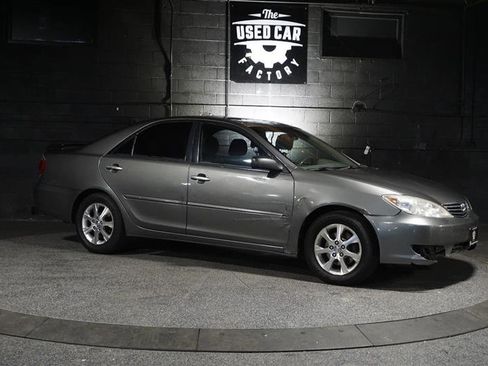 Used 2005 Toyota Camry LE image 8