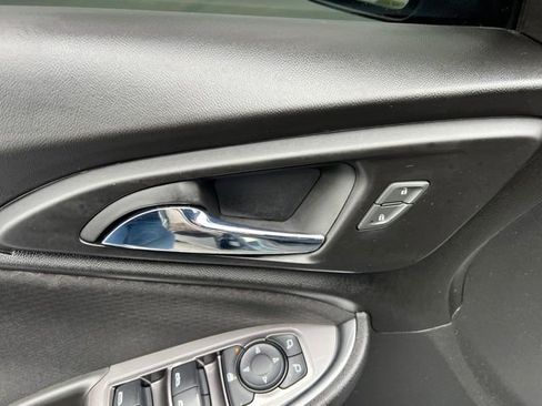 Used 2020 Chevrolet Malibu LT FWD image 25