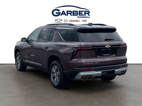 Used 2024 Chevrolet Traverse LT AWD/4WD image 3