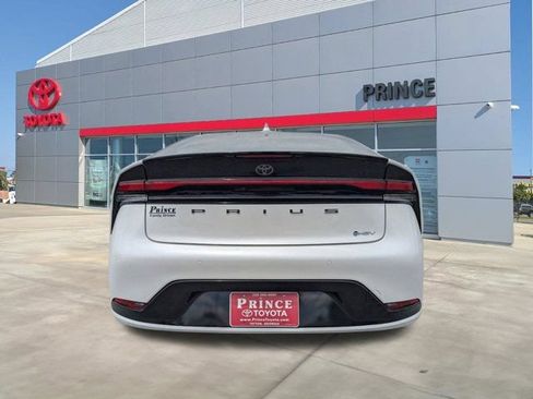 New 2025 Toyota Prius XLE FWD image 9