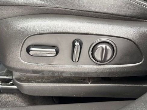 Used 2020 Buick Encore GX Preferred w/ Cold Weather Comfort Package AWD/4WD image 12