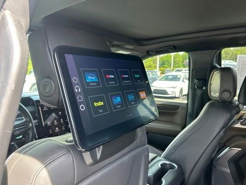 Used 2025 GMC Yukon Denali Ultimate AWD/4WD image 18
