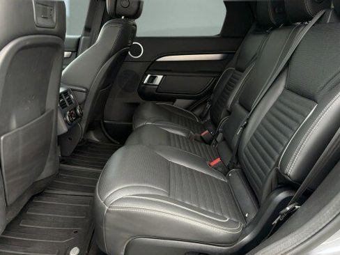 Used 2024 Land Rover Discovery Dynamic SE AWD/4WD image 20