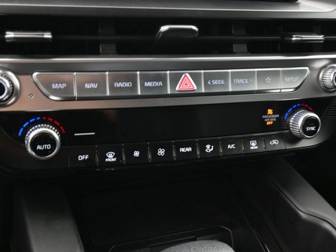 Used 2024 Kia Telluride LX image 43