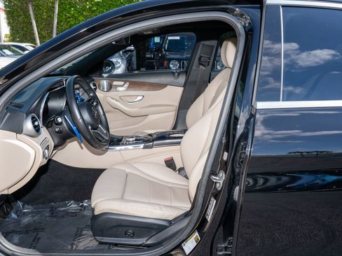 Used 2021 Mercedes-Benz C 300 4MATIC Sedan w/ Premium Package image 16