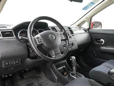 Used 2011 Nissan Versa Hatchback w/ Premium Pkg FWD image 22
