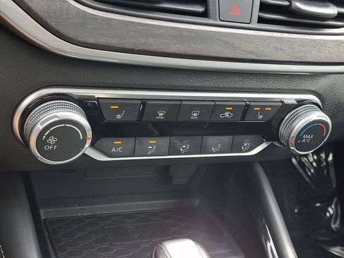 Certified 2023 Nissan Altima 2.5 SV w/ SV Premium Package AWD/4WD image 18