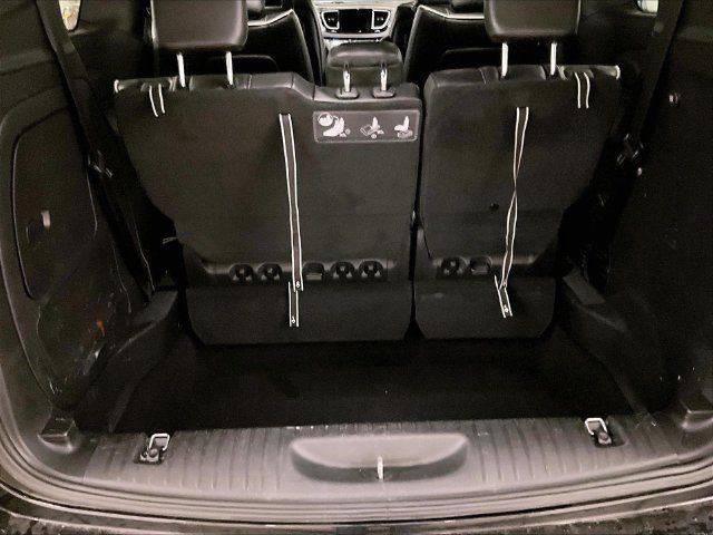 Used 2019 Chrysler Pacifica Limited w/ Advanced Safetytec Group FWD image 35