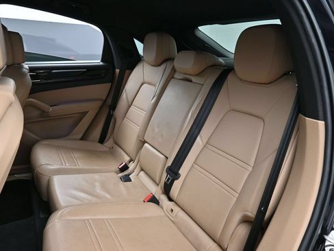 Certified 2021 Porsche Cayenne Coupe AWD/4WD image 14
