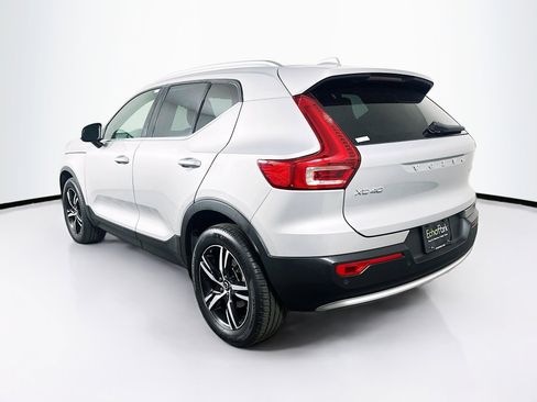 Used 2025 Volvo XC40 B5 Core AWD/4WD image 5