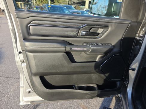Used 2022 RAM 1500 Limited w/ Body Color Bumper Group image 18
