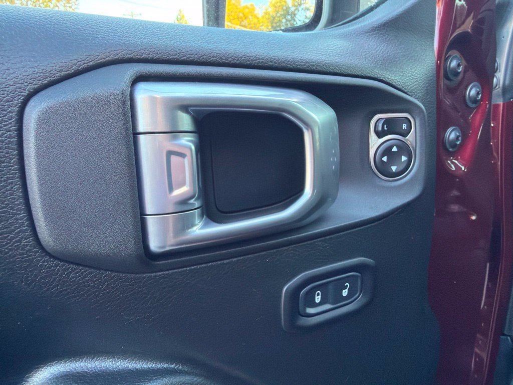 Used 2022 Jeep Gladiator Overland AWD/4WD image 12