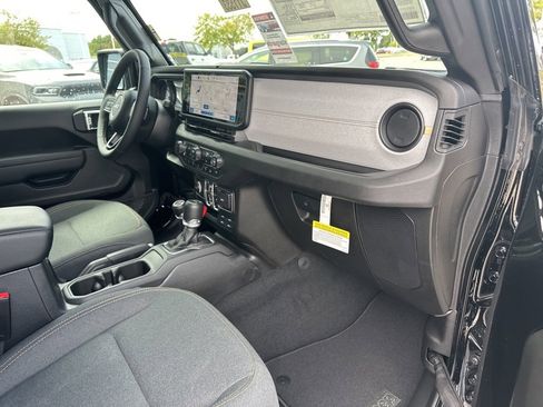 New 2025 Jeep Gladiator Sport image 50