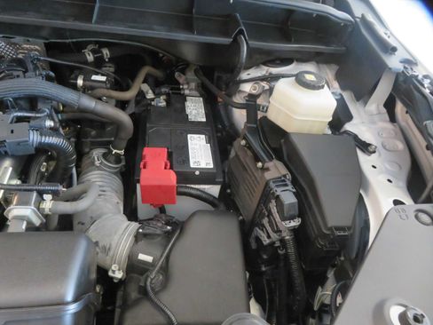 Used 2023 Toyota Highlander XLE FWD image 61