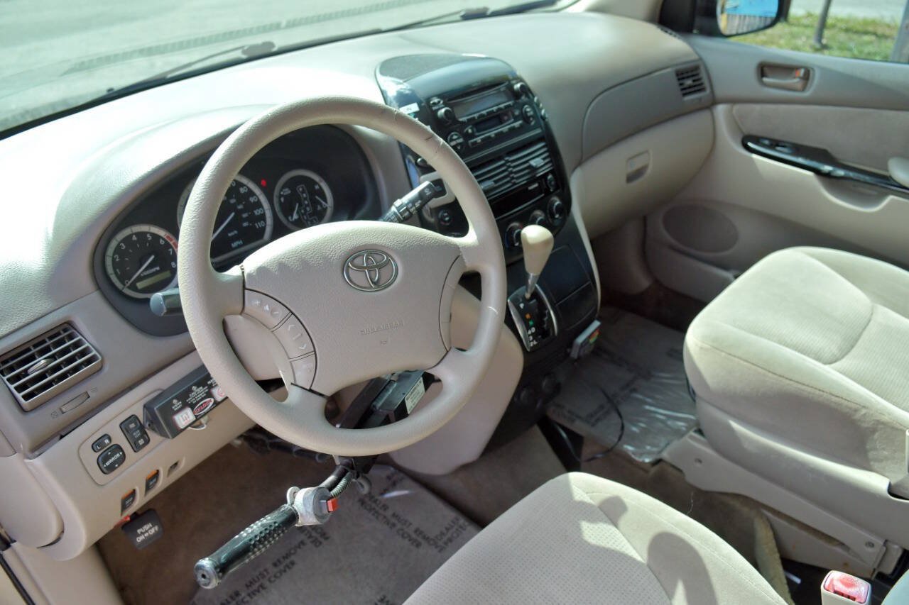 Used 2005 Toyota Sienna LE w/ Assistance Pkg 2 FWD image 22