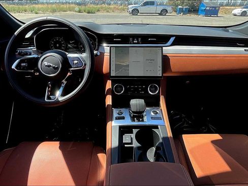 New 2026 Jaguar F-PACE R-Dynamic S image 4