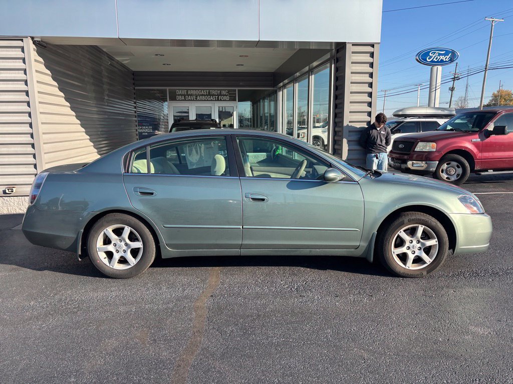 Used 2005 Nissan Altima 2.5 S w/ (G01) Convenience Plus Pkg FWD image 4