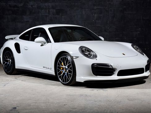 Used 2015 Porsche 911 Turbo S image 13