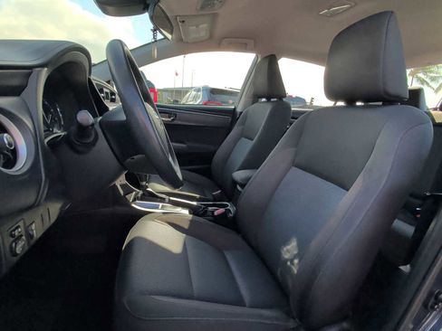 Used 2017 Toyota Corolla LE image 14