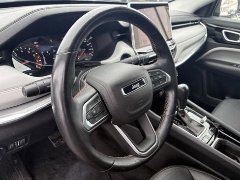 Used 2022 Jeep Compass Limited image 7