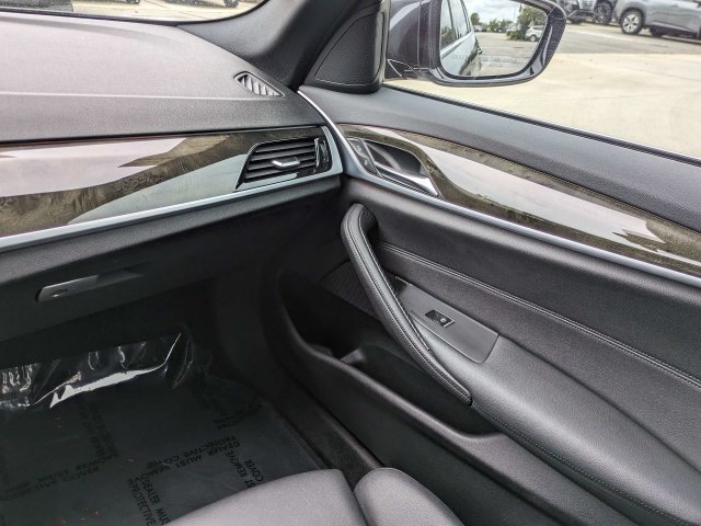 Used 2019 BMW 530i xDrive w/ Convenience Package AWD/4WD image 16