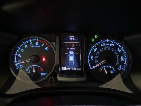 Certified 2018 Toyota Tacoma TRD Off-Road w/ TRD Premium Off Road Package image 16